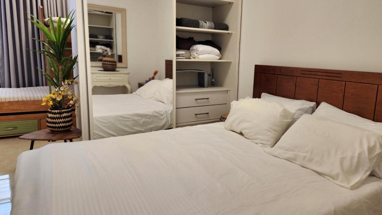 Bat Yam On The Beach Apartment Exterior photo